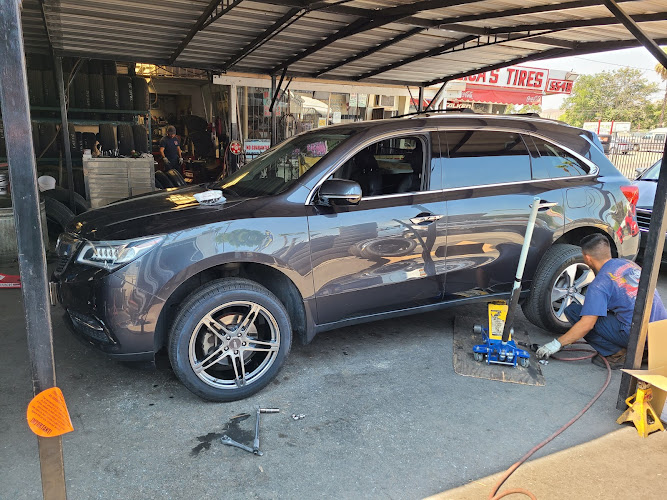 Yahualicas Tires & Wheels