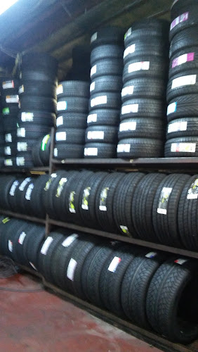 Salinas Tires