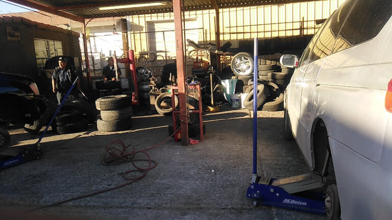 Quiñonez Tire Shop