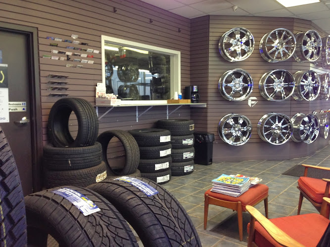 LOBO TIRES