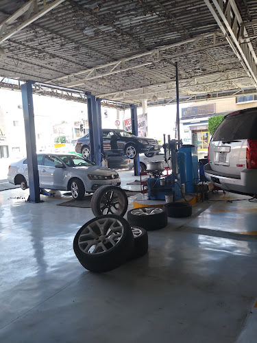 Llantas Y Servicios De Celaya Sa De Cv