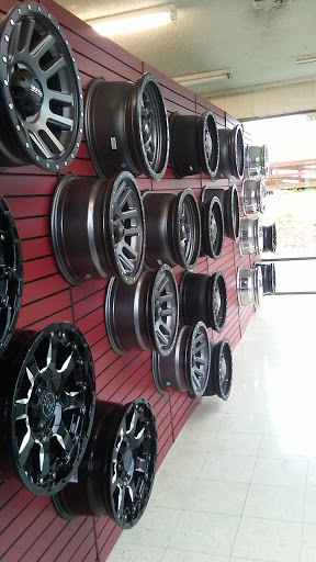 Les Schwab Tire Center