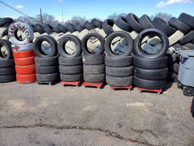MONKEY’S TIRE SHOP