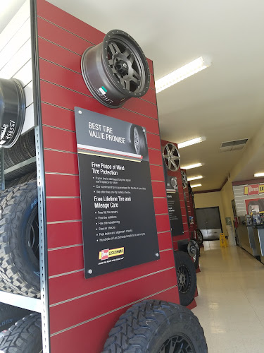 Les Schwab Tire Center