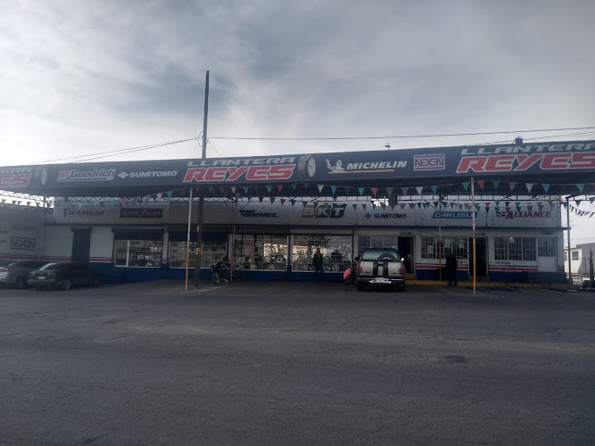 Llantera Reyes