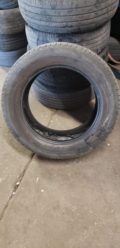 Gomez Tire Shop