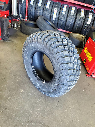 Rolling Tires & Wheels